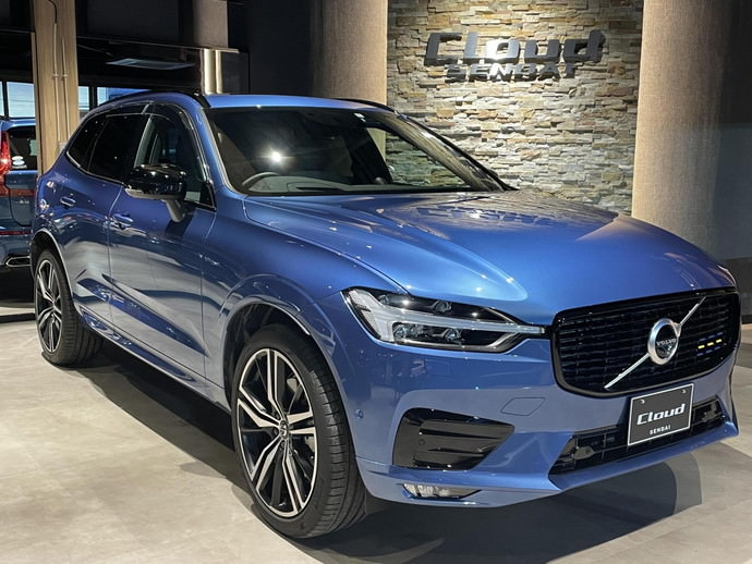 ボルボXC60/Rデザイン バースティングブルーメタリック